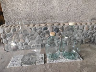 Стеклянные бутыли