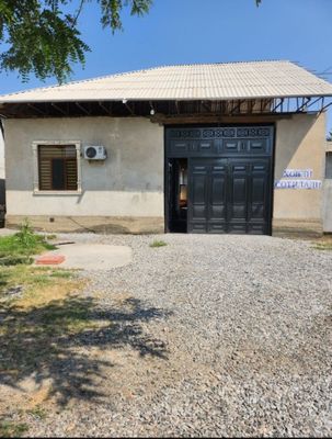 Hovli sotiladi fayzli xonadon