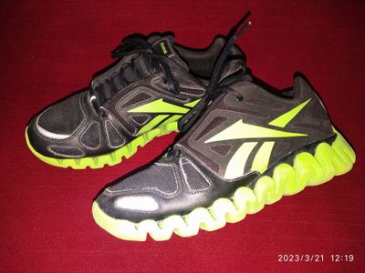 Продаются кросовки Reebok ZIG TECH