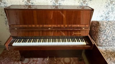 Продается пианино Элегия