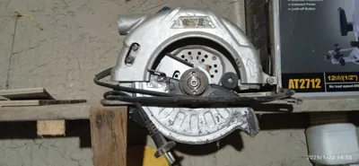 Запчастга 2та болгарка , 1та пишалка , 1та фрезер бор