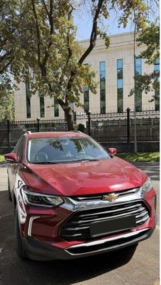 Продаю свой Tracker Premier 2023 года, пробег 11000, чистая
