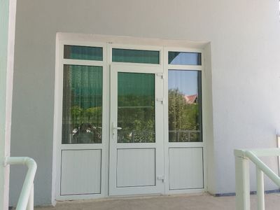 Akva imzo eshik srochna sotiladi