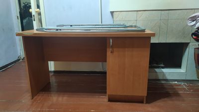 Продам детскую кроватку и письменный стол
