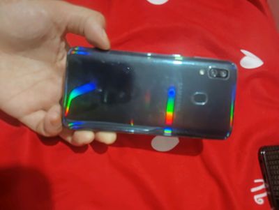 samsung a40sotiladi