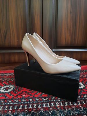 40 razmer malomerka. 1 marta kiyilgan. 100 ming