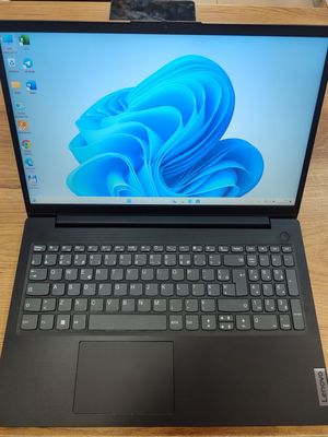 Lenovo V15 i3-1215U
