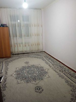 ТТЗ Бойжигит 2-3/4/4 квартира сотилади.
