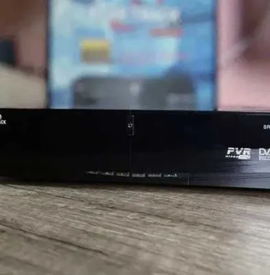 Спутниковый ресивер "Star Track SR 9090 Plus"