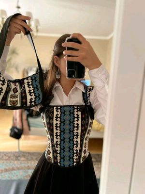 продаётся этно корсет в подарок идёт футболка