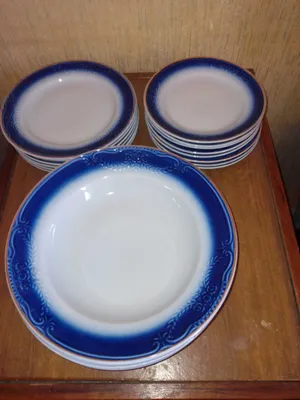 Продам комплект тарелок