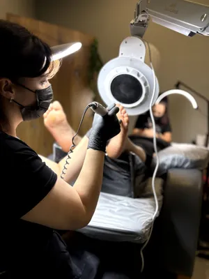 Мастер маникюра и педикюра