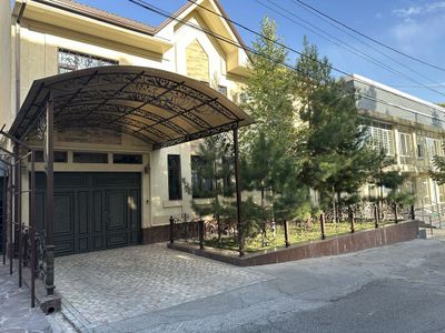 Дом с участком в тихом районе с развитой инфраструктурой