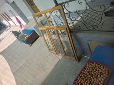 Taxta rom bor sotiladi
