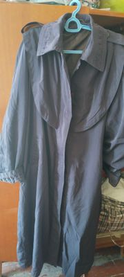 2 женские куртки 1 плащ