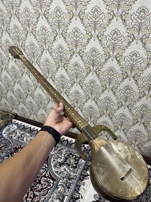 рубоб ва доира сотилади
