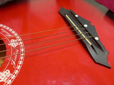Gitara sotiladi Holati yaxshi
