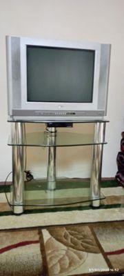 LG Televizor, tyuner va podstavkasi bilan sotiladi