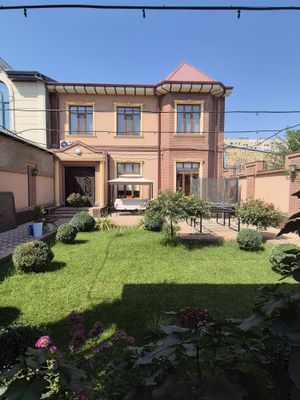 Продаю свой дом улица Сулола 6 комнат 6 санузлов на участке 570м²
