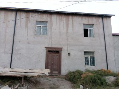 Urganch raysentrda 2 qavatli 300 metrkv hovli joy zudlik bn sotiladi