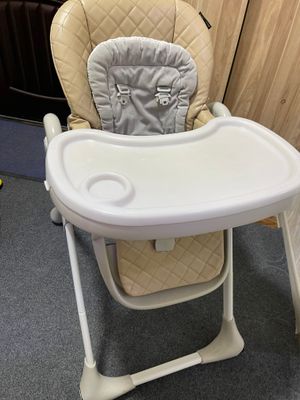 Стульчик для кормления ребёнка.