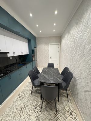 Novostroykadan yangi 3/3/8, 78m2 kvartira