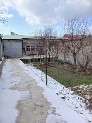 Ховли сотилади хамма шаройити бор