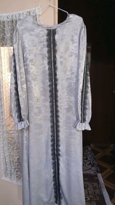 Hamma koyne abaya 200minga beraman.50 52razmer