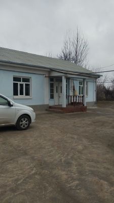 Uy hovli sotiladi