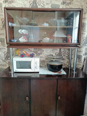 Продаю Сервант в отличном состоянии