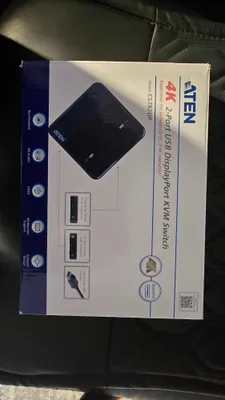 4K 2-Port USB DisplayPort KVM Switch