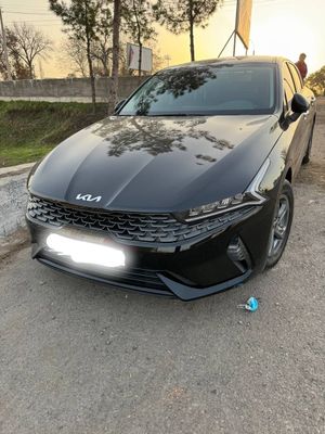 Srochni sotiladi KIA K5
