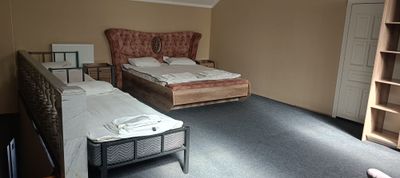 Kunlik ijara, Hostel