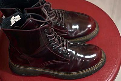 Ботинки кожаные лакированные в стиле Dr. Martens