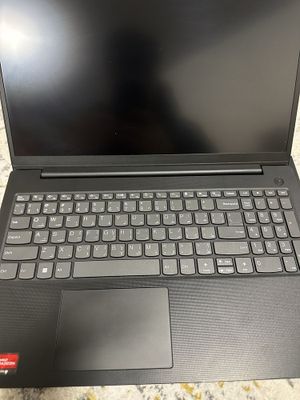 Ноутбук Lenovo v15