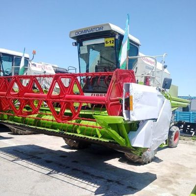 Claas Dominator 130