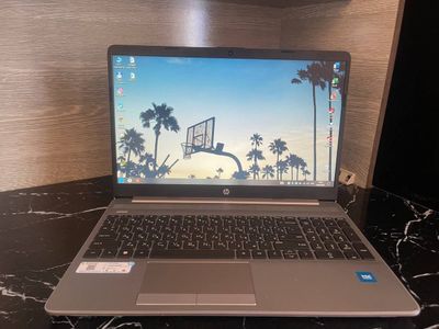 Noutbuk HP 250 G9. 15'6 diagonal, 256 gb, 8 gb operativka Intel inside