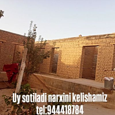 Uy sotiladi narxini kelishamiz