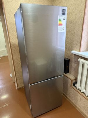 Холодильник Samsung