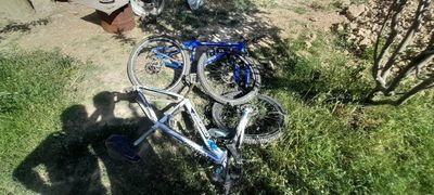 Velosiped 3 ta sotiladi