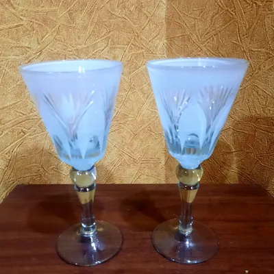 Пара красивых винтажных фужеров. Цветной хрусталь. Состояние идеальное