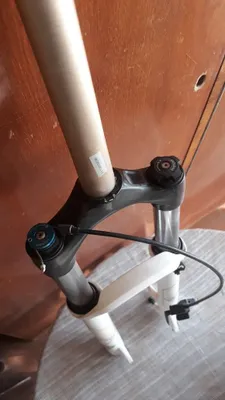 Обменяю оригинал вилку Rock shox на шоссе дуалы автоматы