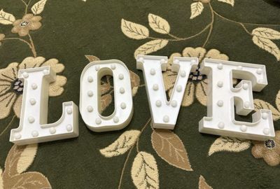 светильники буквы love для декора для комнаты