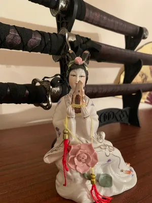 Продаётся статуэтка