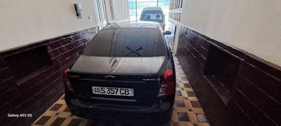 Lassetiy 2013 yil 2 pazitsiya 257 000 km yurgan benzinda