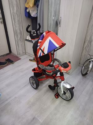 Продаётся фирменный велоколяска