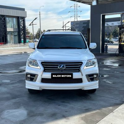 Автомобиль Lexus LX570