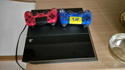 PS4 fat 500mb сотилади.