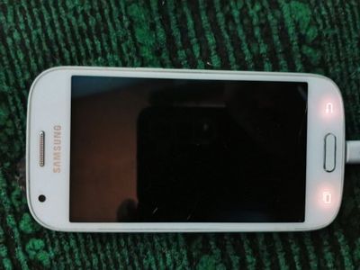 Samsung telefon sotiladi