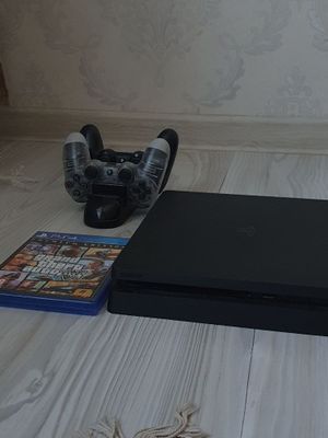 PS4 Slim В хорошем состоянии